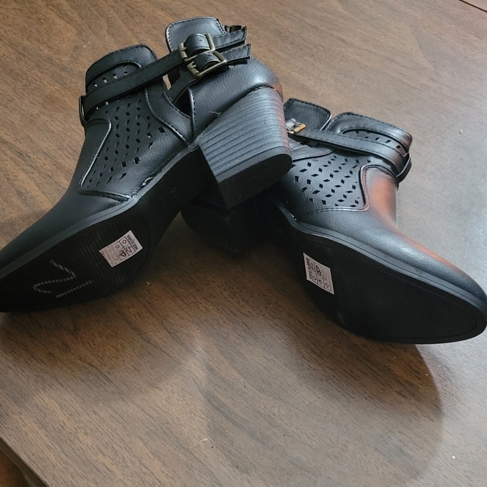 Ankle Black Strap Buckle Zipper Boots - Picture 2 of 6